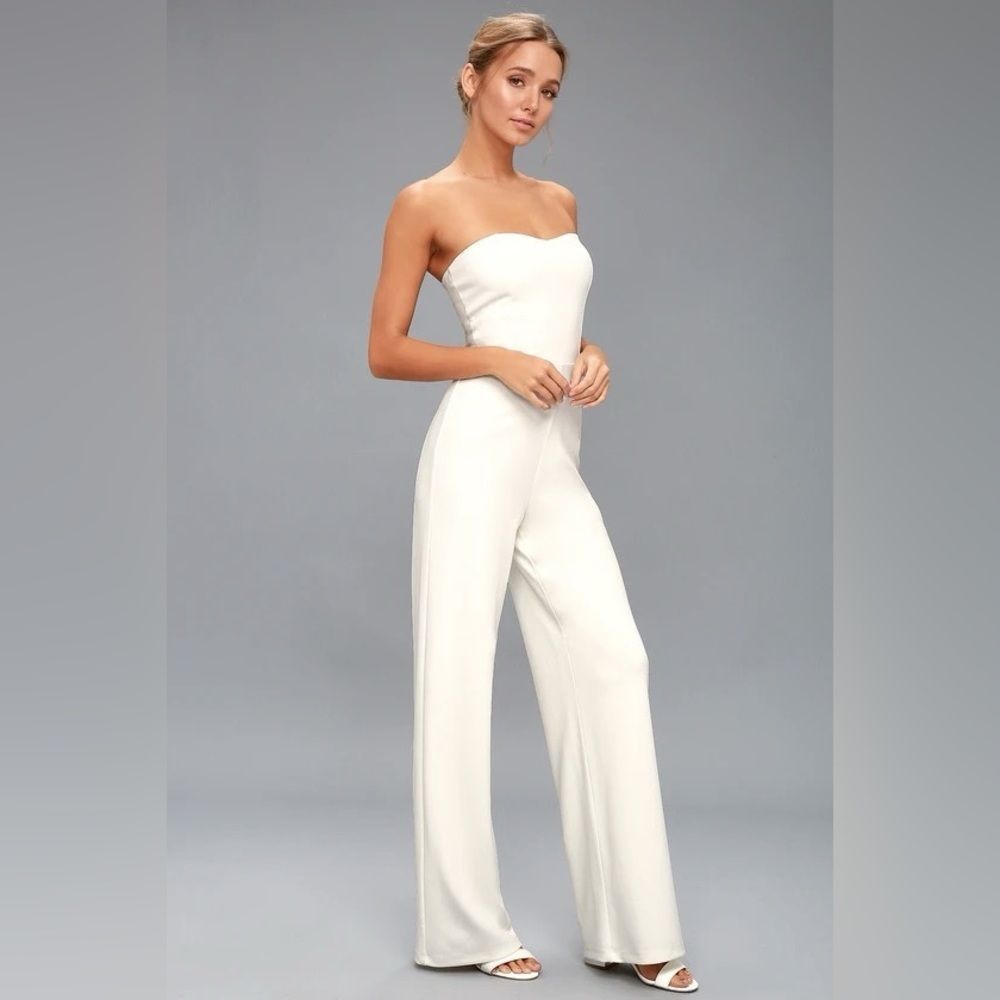 NWOT $66 Lulus Edith White Strapless Jumpsuit Medium wide leg princess bodice